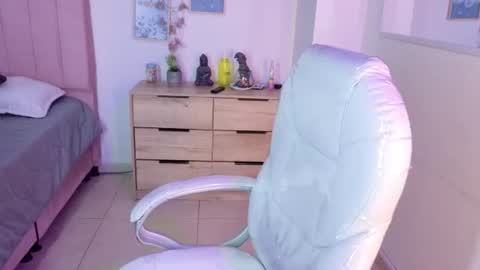 Snapshot of miia_thompson_1 chatting on 06-20-26, 10:34 M I I A online show from 06-20-26, 10:34