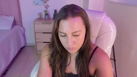 Snapshot of miia_thompson_1 chatting on 06-30-26, 07:15 M I I A online show from 06-30-26, 07:15