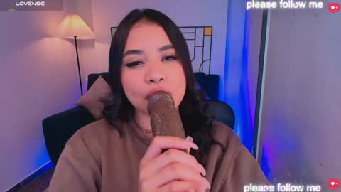 Snapshot of miiaa7_ chatting on 04-20-26, 01:25 Ma is my name I invite you to check out my wish list for my birthday online show from 04-20-26, 01:25