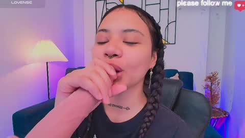 Snapshot of miiaa7_ chatting on 05-07-26, 01:38 Ma is my name I invite you to check out my wish list for my birthday online show from 05-07-26, 01:38