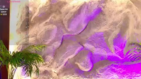 Snapshot of miiaa_cooper chatting on 05-30-26, 04:26 CALL ME MIA online show from 05-30-26, 04:26
