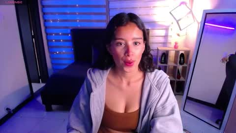 miiaa_evans1 online show from 10-22-25, 07:57