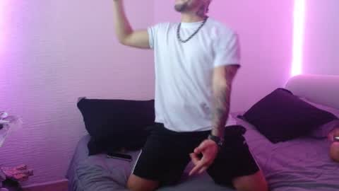 Mia and Liam online show from 12-29-24, 08:26