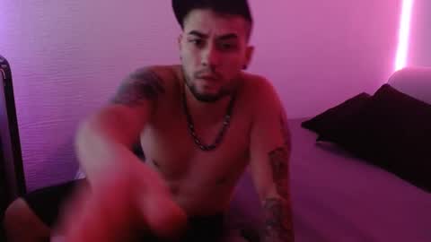 Mia and Liam online show from 01-03-25, 08:54