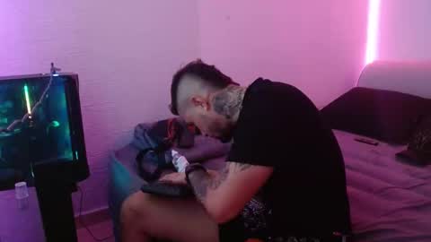 Mia and Liam online show from 01-11-25, 01:27