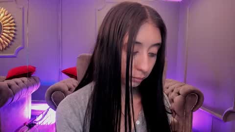 miilu  online show from 12-19-24, 09:40