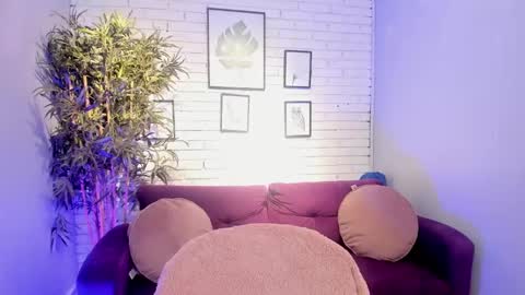 miilu  online show from 02-23-25, 03:24