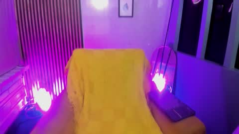 miilu  online show from 03-29-26, 03:39