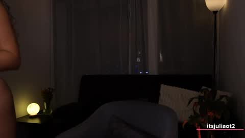 Snapshot of miissjulia chatting on 05-17-26, 12:19 online show from 05-17-26, 12:19
