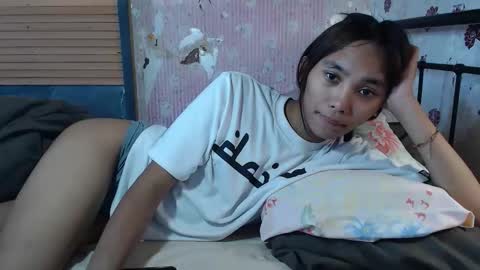 Snapshot of mika_cora chatting on 04-24-26, 02:47 MIKA online show from 04-24-26, 02:47
