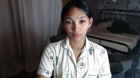 Snapshot of mika_cora chatting on 05-22-26, 12:55 MIKA online show from 05-22-26, 12:55