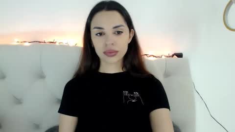 Mika online show from 12-15-25, 12:20