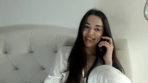 Mika online show from 02-18-26, 05:42