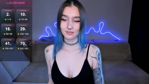 Mika online show from 02-03-26, 10:53