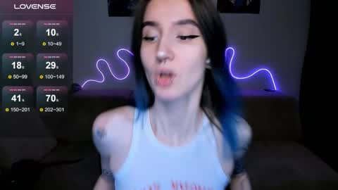 Mika online show from 04-15-26, 12:01