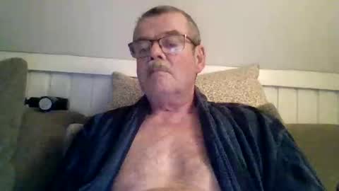 mikael42 online show from 04-14-26, 06:14