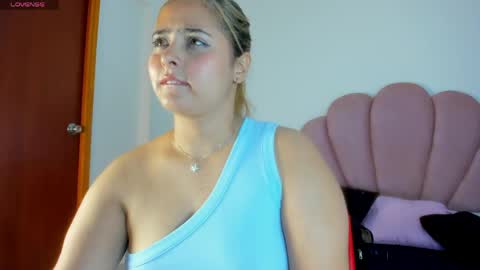 Snapshot of mikaelastonne chatting on 04-23-26, 11:40 Mikaela blondie bigass online show from 04-23-26, 11:40