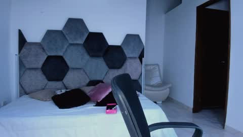 Snapshot of mikaelastonne chatting on 05-01-26, 06:56 Mikaela blondie bigass online show from 05-01-26, 06:56