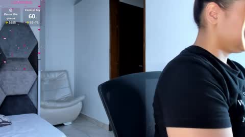 Snapshot of mikaelastonne chatting on 05-14-26, 07:20 Mikaela blondie bigass online show from 05-14-26, 07:20
