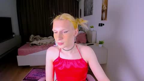 Snapshot of mikaella_nicole chatting on 06-22-26, 06:38 mikaella_nicole online show from 06-22-26, 06:38