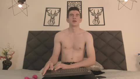 Snapshot of mikaelslow chatting on 02-23-25, 04:28 mikael online show from 02-23-25, 04:28