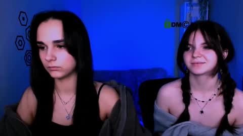 Mika online show from 12-21-25, 10:55