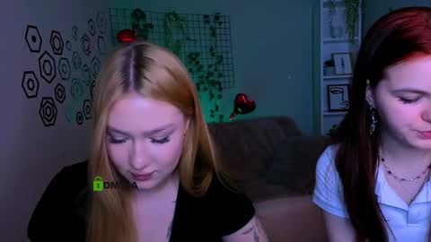 Mika online show from 03-11-26, 08:59