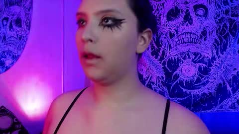 Mika online show from 11-23-25, 10:31