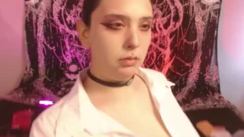 Snapshot of mikaskullcs chatting on 06-14-26, 08:55 Mika online show from 06-14-26, 08:55