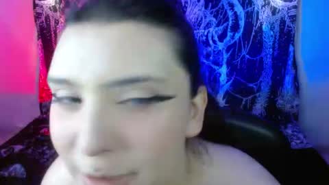Snapshot of mikaskullcs chatting on 07-20-26, 05:33 Mika online show from 07-20-26, 05:33