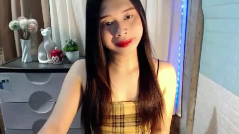 Snapshot of mikaygoddessxx chatting on 02-10-26, 03:27 Mikay online show from 02-10-26, 03:27