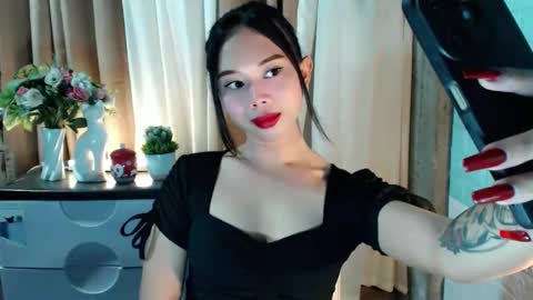 Snapshot of mikaygoddessxx chatting on 02-24-26, 04:38 Mikay online show from 02-24-26, 04:38