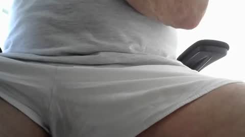 Snapshot of mike26051 chatting on 06-20-26, 07:11 mike26051 online show from 06-20-26, 07:11