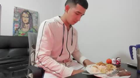 mike3xxx online show from 10-19-25, 01:17