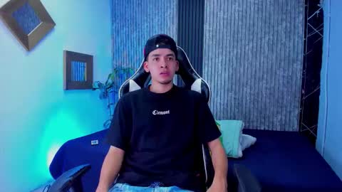 Mike 0233 online show from 10-28-25, 04:16