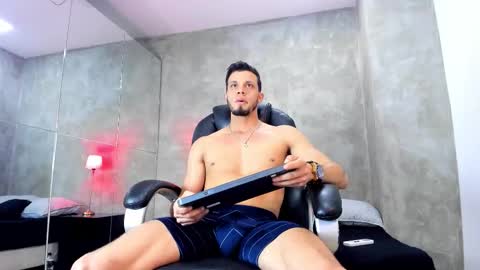 Snapshot of mike_burke_ chatting on 03-02-26, 07:10 Mike online show from 03-02-26, 07:10