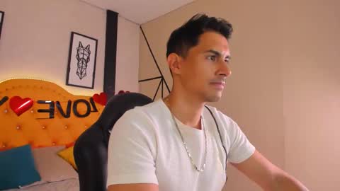 Snapshot of mike_conors chatting on 02-17-26, 01:35 Mike online show from 02-17-26, 01:35