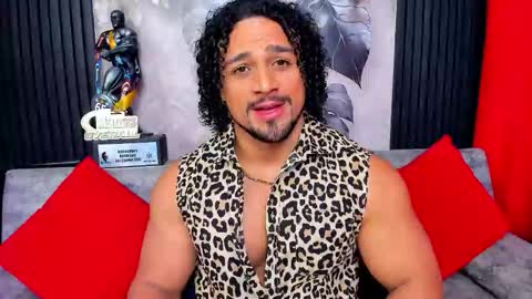 Snapshot of mike_estevess chatting on 02-09-26, 03:43 online show from 02-09-26, 03:43