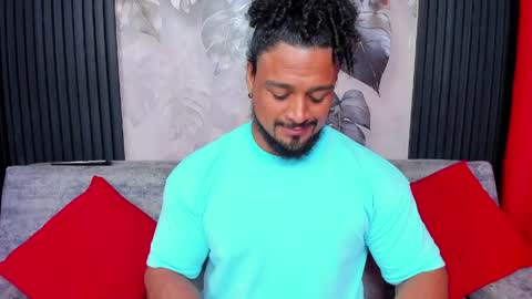   online show from 05-01-26, 04:44