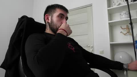 Snapshot of mike_platano chatting on 09-22-25, 01:24 MIKE PLATANO online show from 09-22-25, 01:24