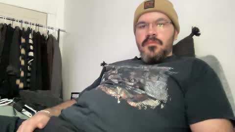 Snapshot of mikeatron2000 chatting on 01-06-25, 08:28 mikeatron2000 online show from 01-06-25, 08:28