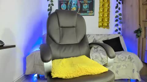 Snapshot of mikee_scooth chatting on 01-20-25, 02:32 mikee_scooth online show from 01-20-25, 02:32