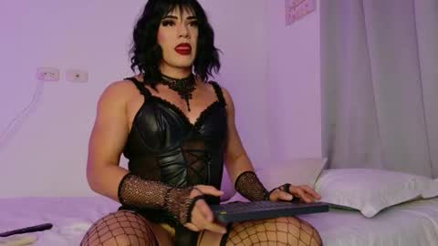 Snapshot of mikegaitan1 chatting on 09-12-25, 08:53 mikegaitan1 online show from 09-12-25, 08:53