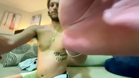 Snapshot of mikeywhite123 chatting on 02-28-25, 06:43 mikeywhite123 online show from 02-28-25, 06:43