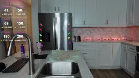 Snapshot of mikmagik chatting on 12-29-24, 03:11 Mikaylah online show from 12-29-24, 03:11