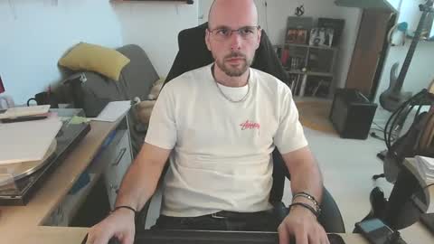 mikmik91 online show from 04-08-26, 10:37