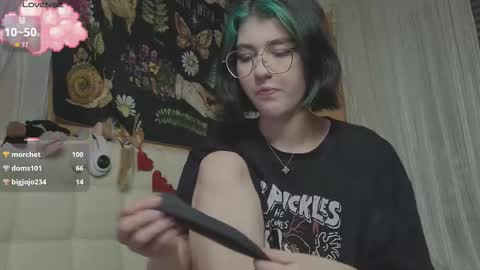 Snapshot of miko_meow chatting on 10-16-25, 07:53 Miko online show from 10-16-25, 07:53