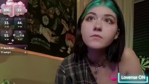 Snapshot of miko_meow chatting on 11-29-25, 05:27 Miko online show from 11-29-25, 05:27