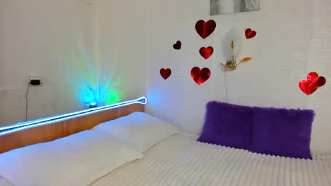 Snapshot of mila_2025 chatting on 05-20-26, 05:13 MILA online show from 05-20-26, 05:13