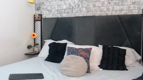 mila_adamss online show from 10-08-25, 10:13